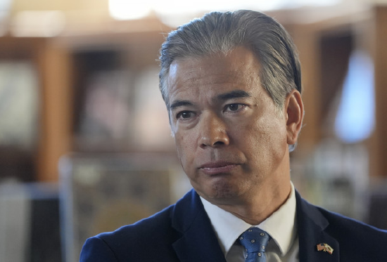 安全配资预警平台 美加州总检察长暗示：或就特朗普对苹果的关税威胁提起诉讼